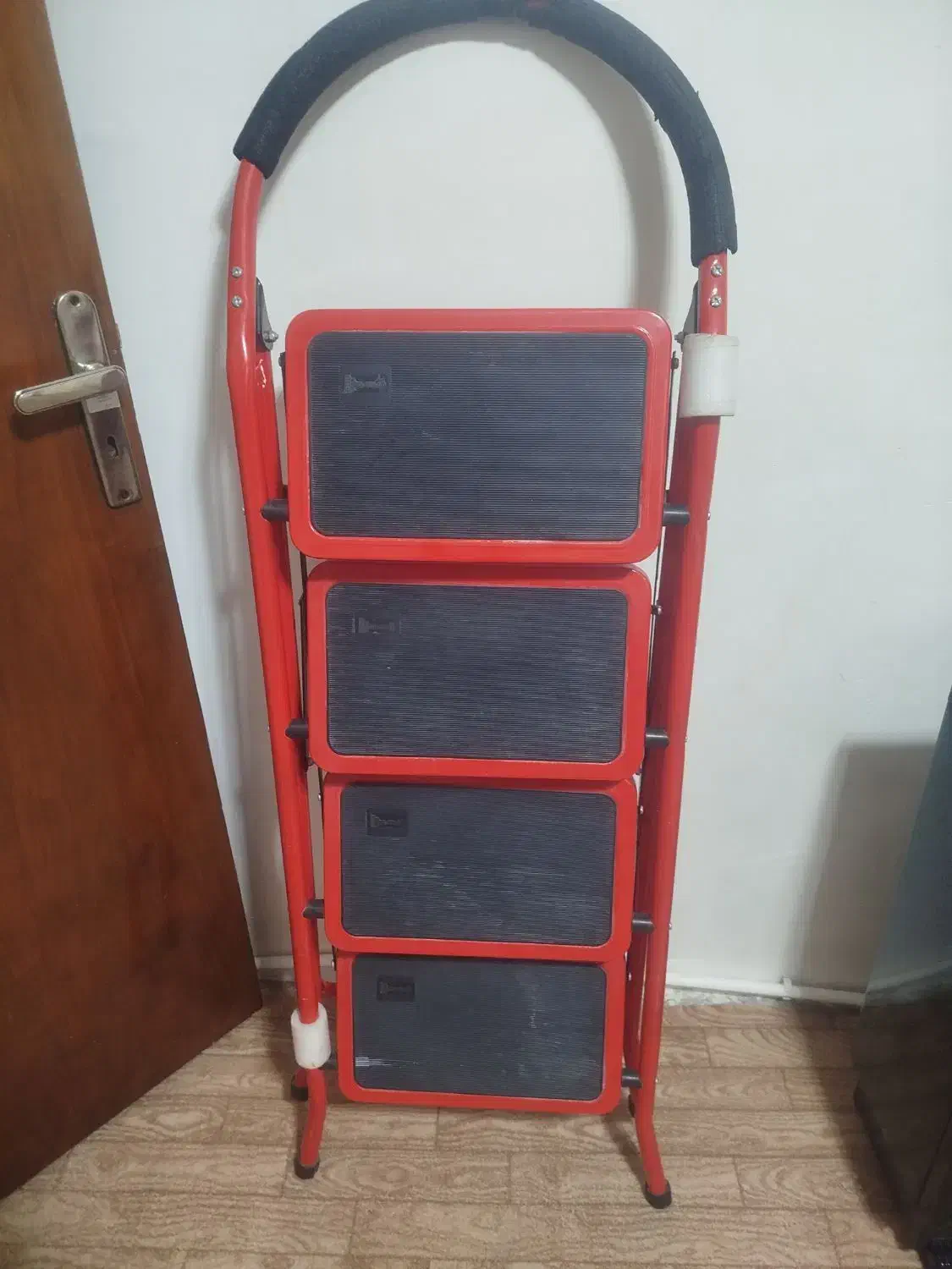 پله نو جنس زخیم|ابزارآلات|بروجرد, |دیوار