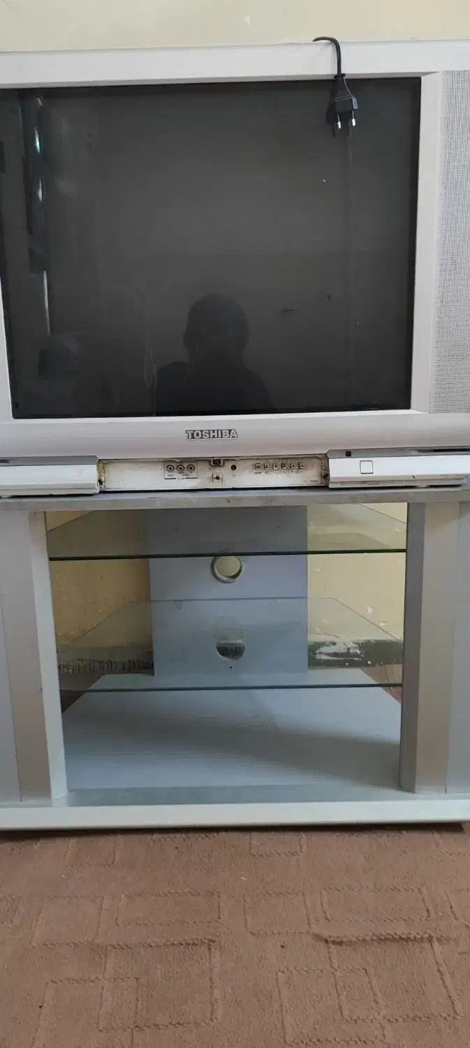 فروش تلویزیون توشیبا با میز تلویزیون|تلویزیون و پروژکتور|ایرانشهر, |دیوار