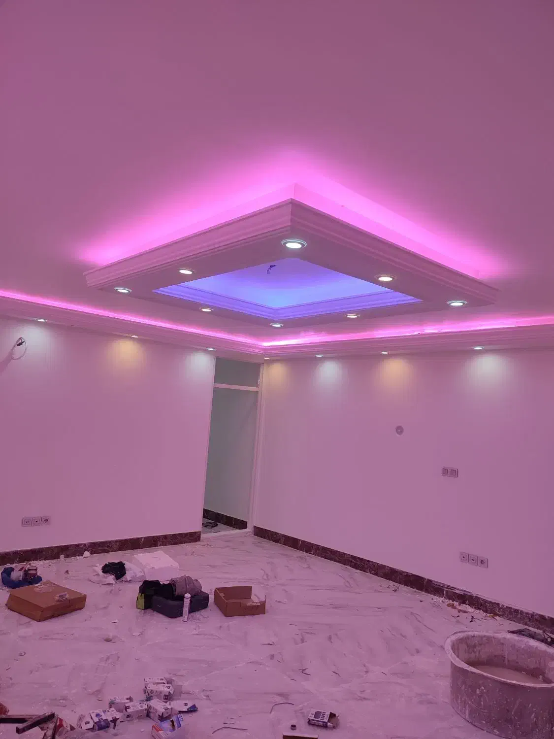 برقکاری،برقکشی،برق،لوله کشی|خدمات پیشه و مهارت|ساوه, |دیوار