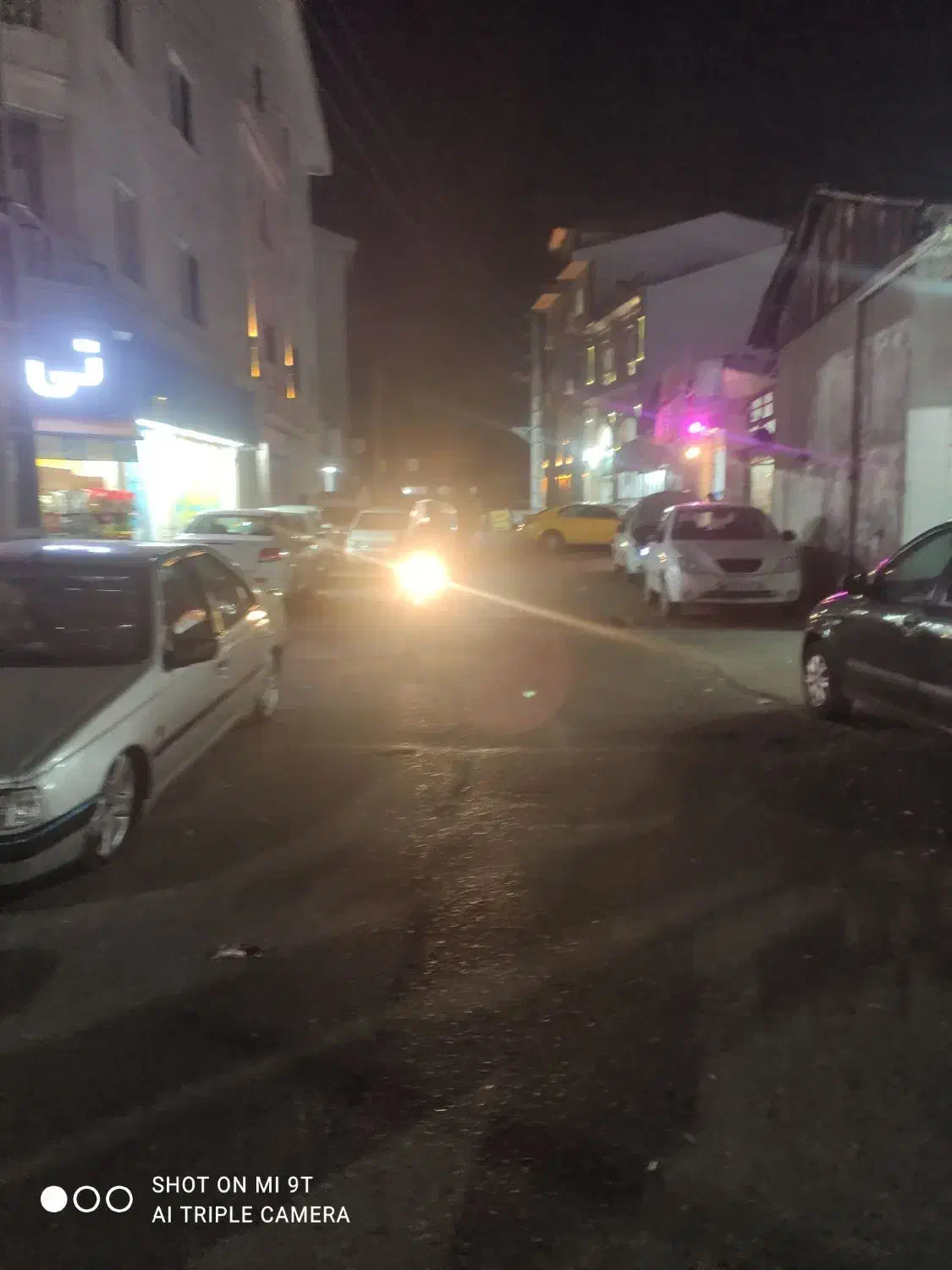 مغازه ۳۰متری رهن کامل|اجارهٔ مغازه و غرفه|رشت, آب و برق|دیوار