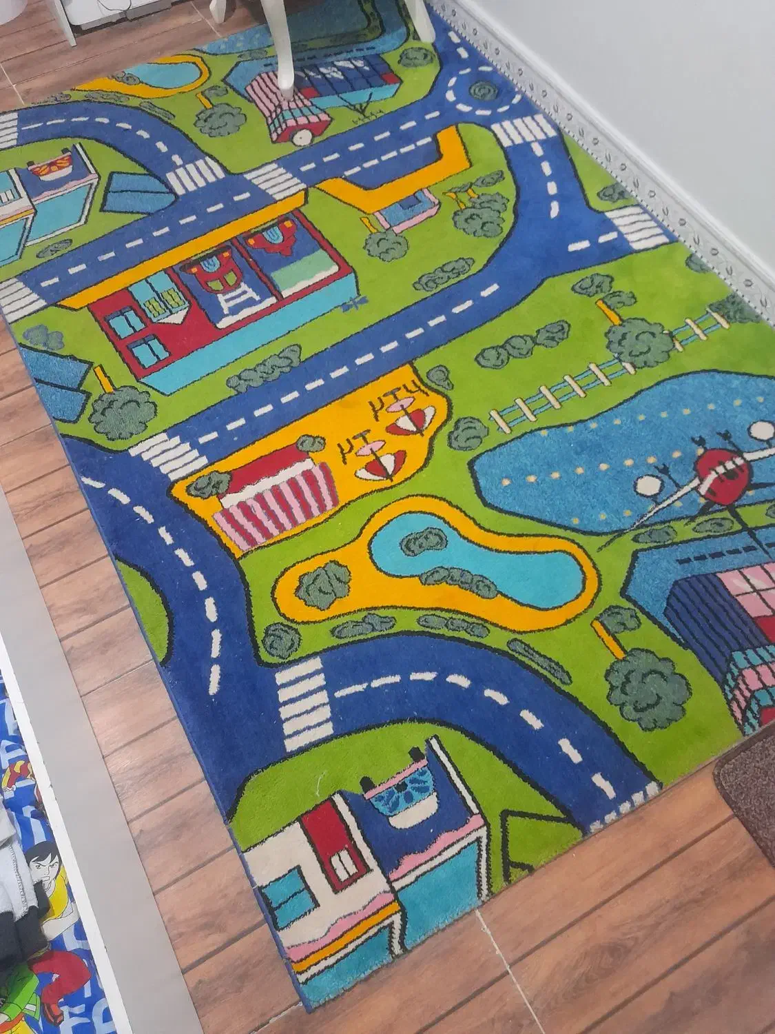 گلیم و چرخ خیاطی|حراج|رودهن, |دیوار