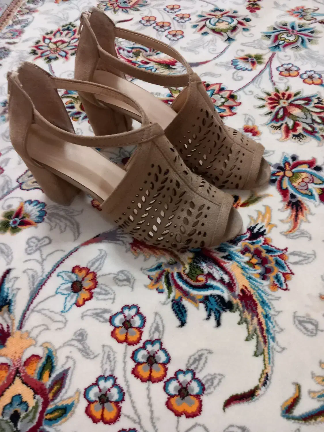 کفش|کیف، کفش، کمربند|بروجرد, |دیوار