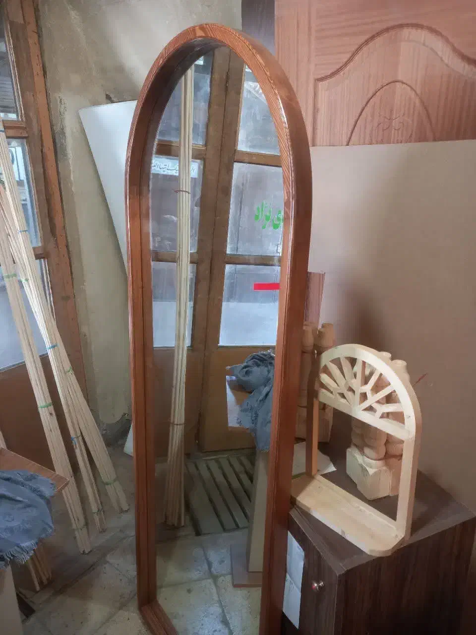 آیینه قاب دار|آینه|قزوین, |دیوار