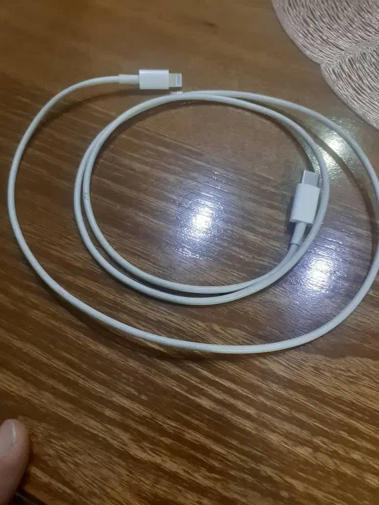 یک عدد شارژر و آداپتور|لوازم جانبی موبایل و تبلت|برخوار, |دیوار