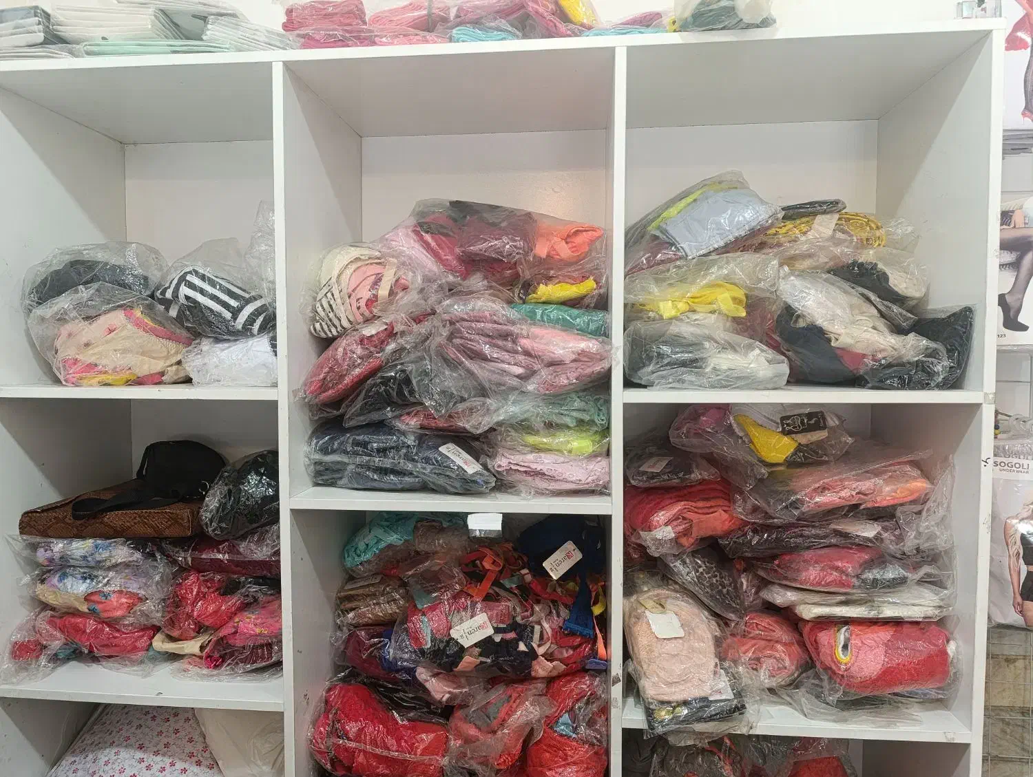 ب علت تغییر شغل کل اجناس ب صورت عمده باکلی تخفیف|لباس|گرگان, |دیوار