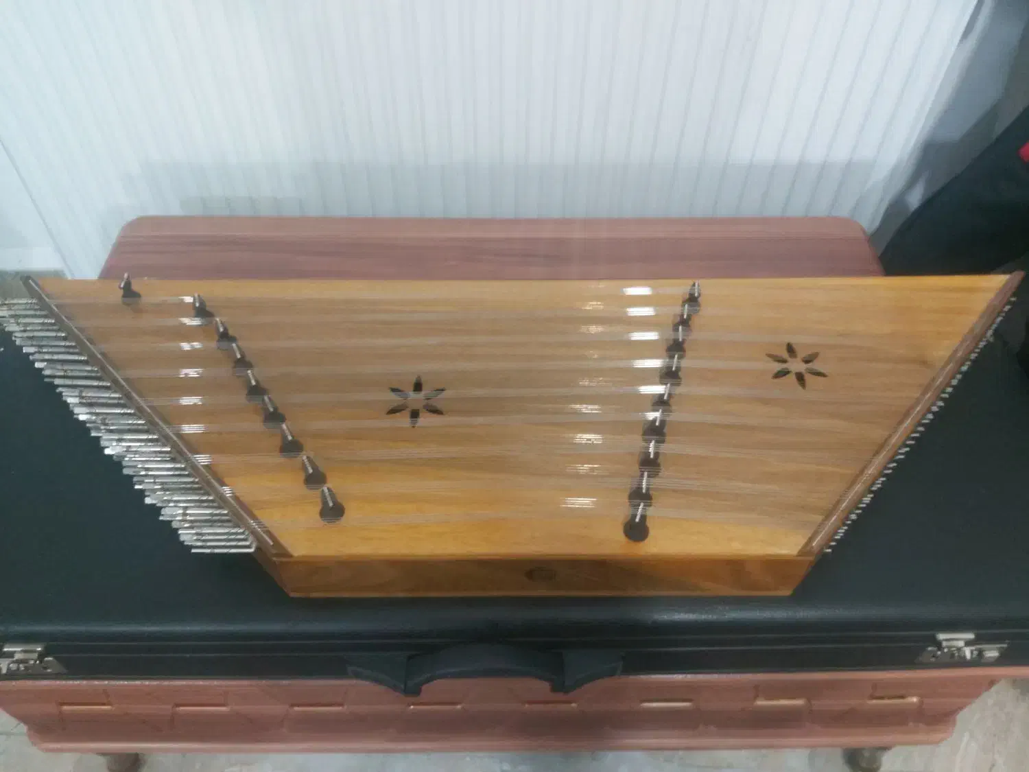 سنتور|سازهای سنتی|دهگلان, |دیوار