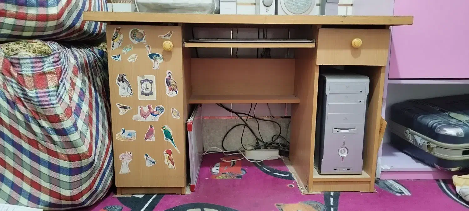 میز کامپیوتر به فروش می‌رسد|میز تحریر و کامپیوتر|زاهدان, |دیوار