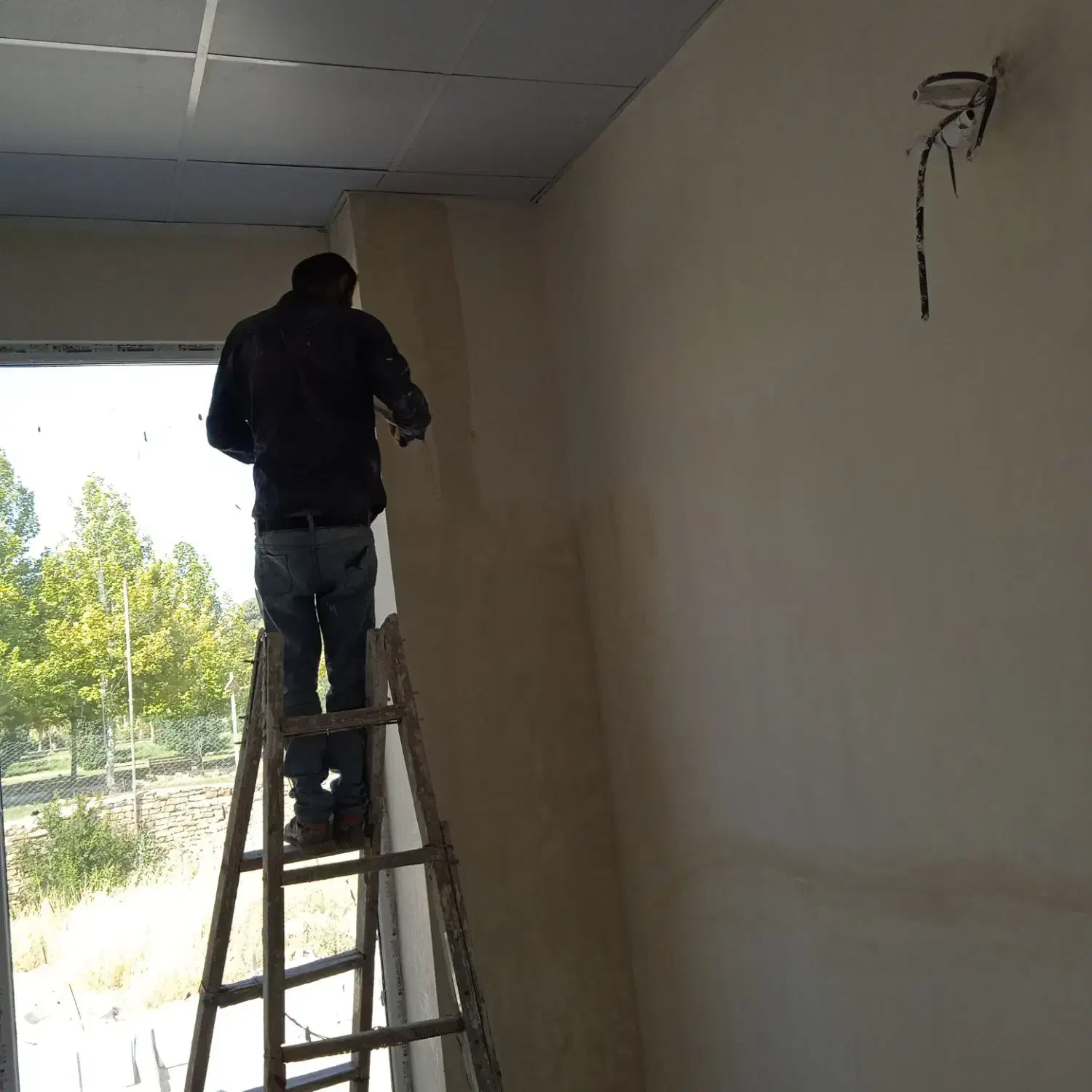 نیازمند نیروی کمکی نقاش|استخدام معماری، عمران و ساختمانی|کوهنجان, |دیوار