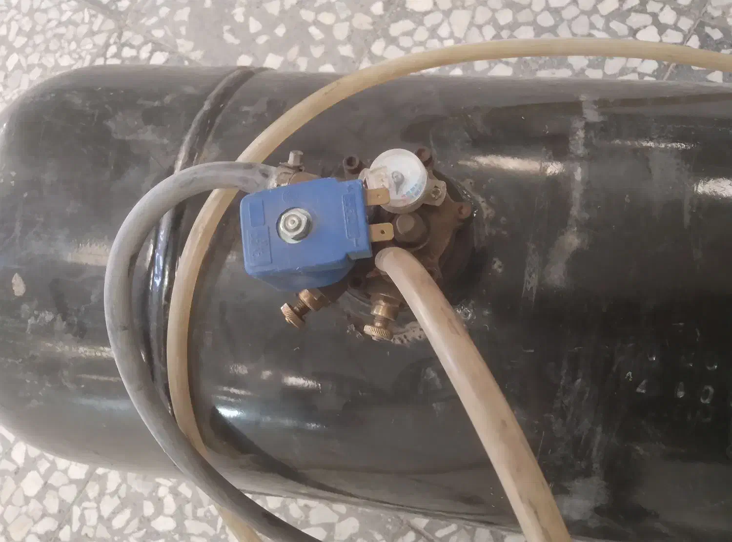 کپسول ال پی جی|قطعات یدکی و لوازم جانبی|اصفهان, قهاب جنوبی|دیوار