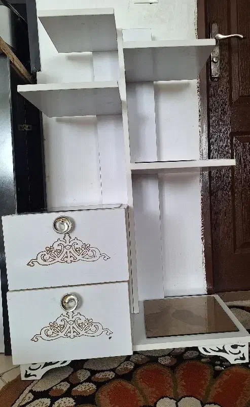 پایه قابلمه|آب‌چکان و نظم‌دهنده ظروف|گلبهار, شهر جدید گلبهار|دیوار