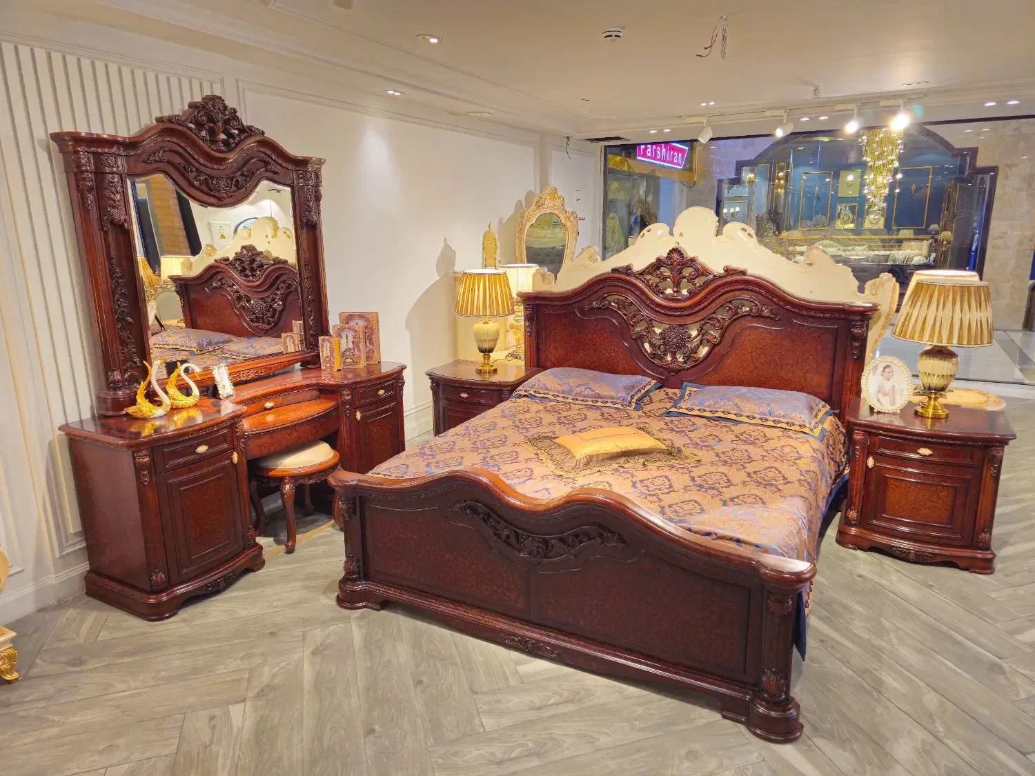 زیرکارچی  سرویس خواب سلطنتی نیازمندیم|استخدام صنعتی، فنی، مهندسی|تهران, فتح|دیوار