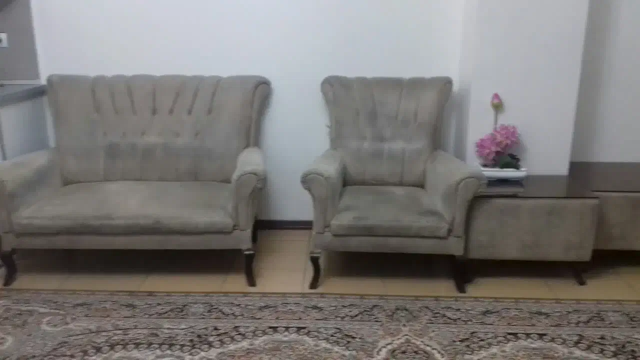 مبل راحتی همراه با عسلی و جلو مبلی|مبلمان خانگی و میز عسلی|تهران, نظام‌آباد|دیوار