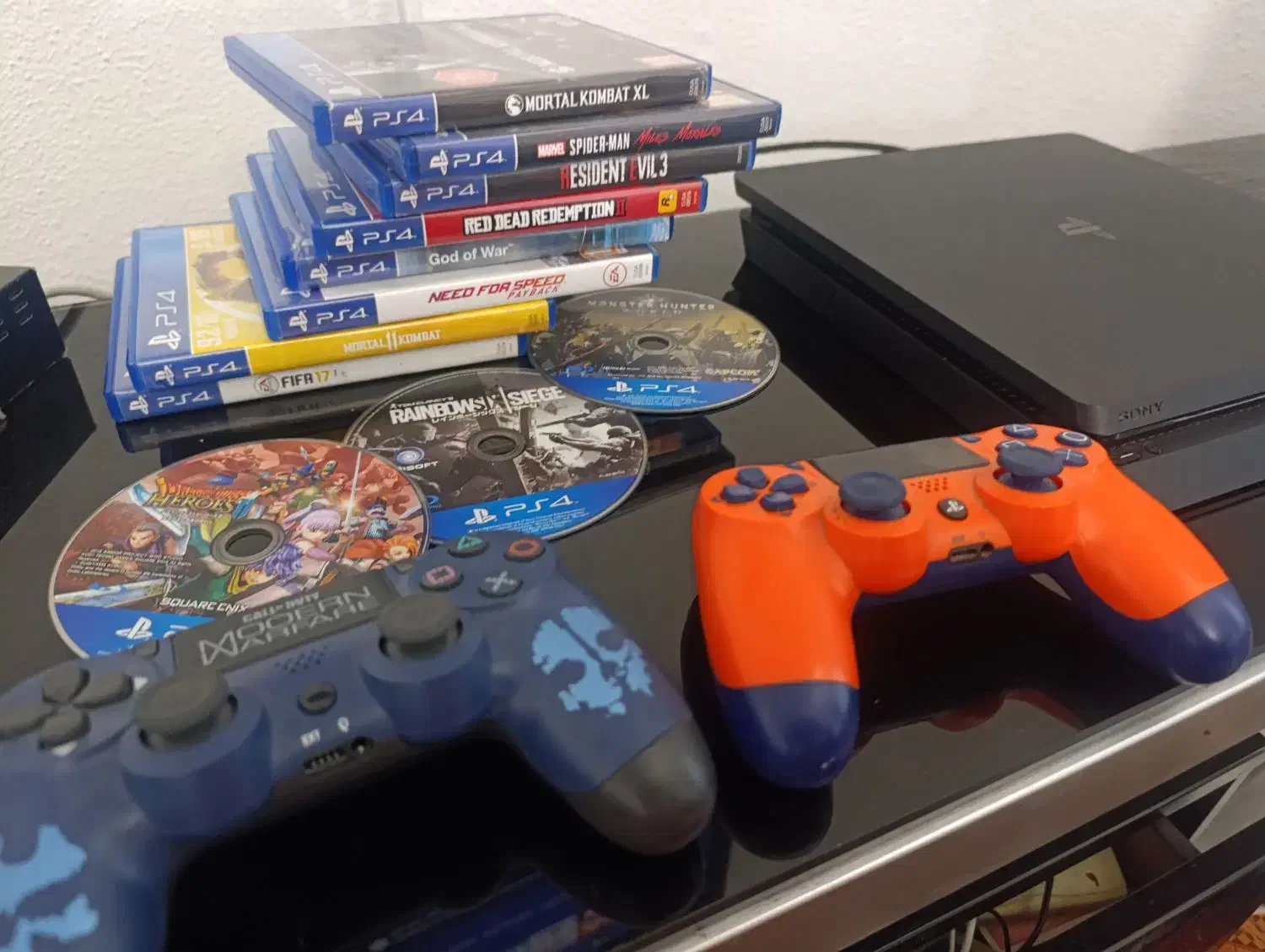 slim ps4 سالم تمیز به همراه بازی|کنسول، بازی ویدئویی و آنلاین|کیش, |دیوار