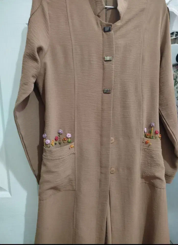 دو دست مانتو گلدوزی|لباس|قم, شاه احمد قاسم|دیوار