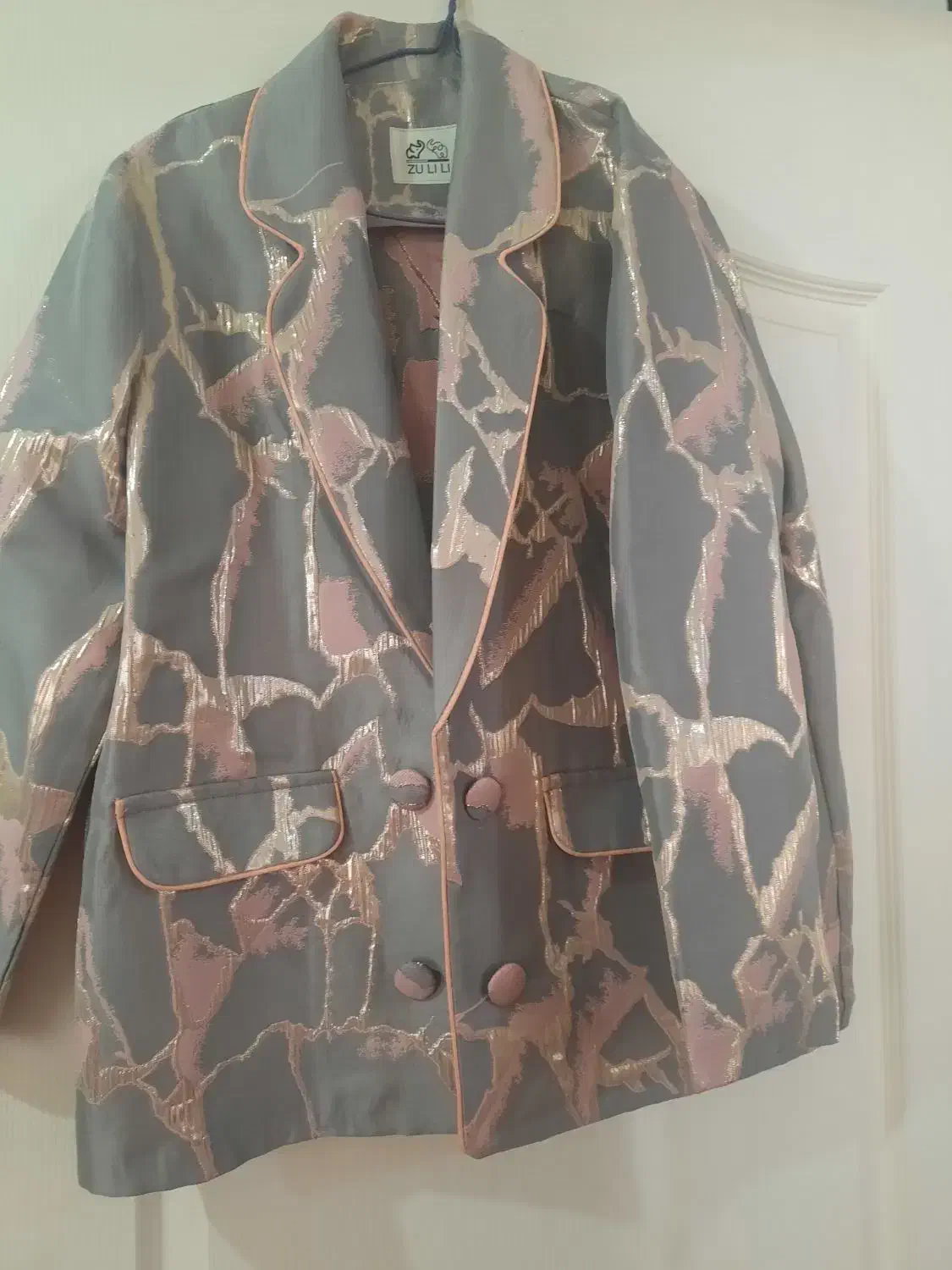 کت صورتی با رگه های طلایی سایز ۴۰ ۴۲|لباس|تهران, ایرانشهر|دیوار