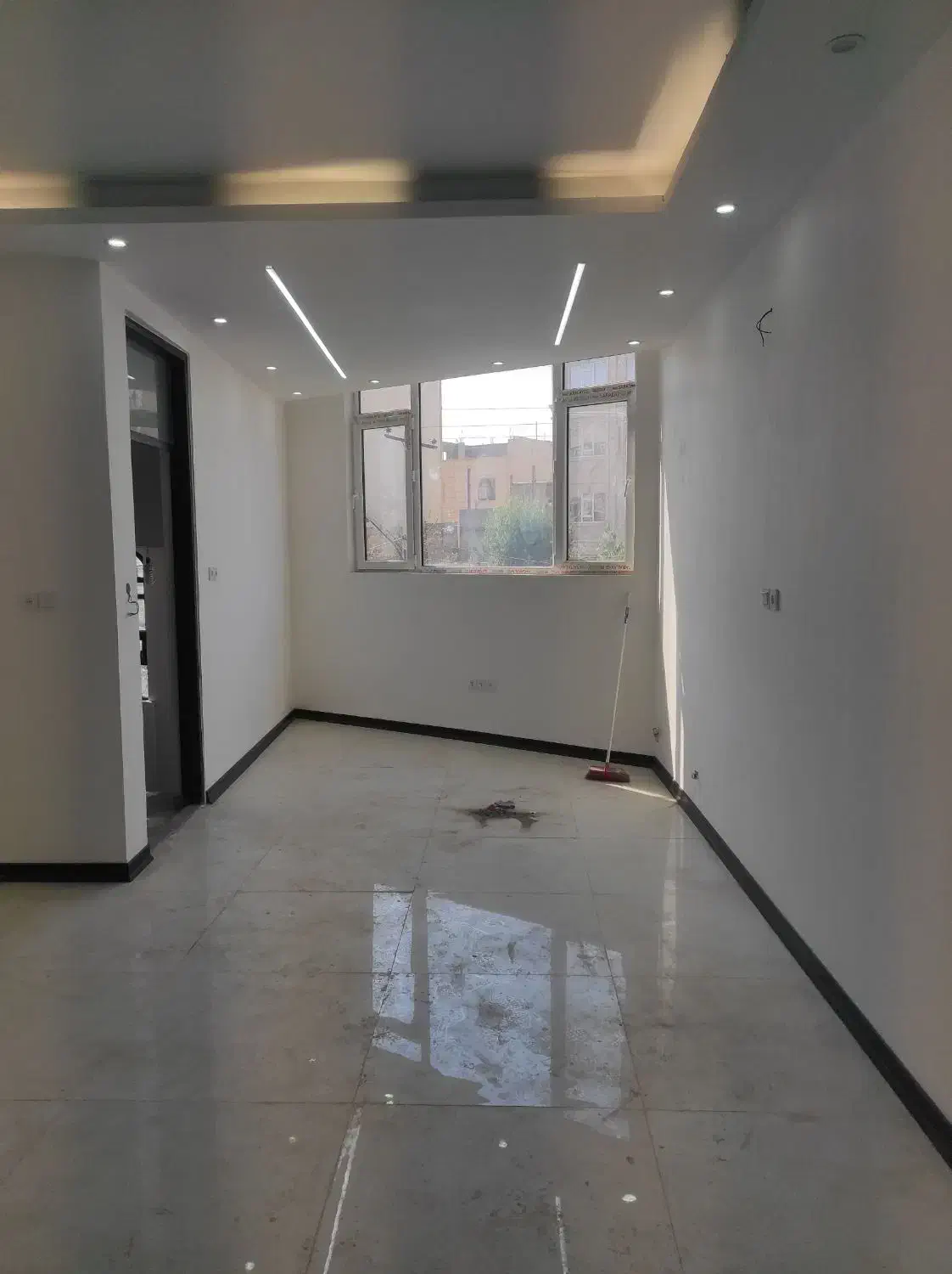 93 متر / اداری / تک واحدی راه جدا / میدان فردوسی|فروش دفتر کار، اتاق اداری، مطب|ساوه, |دیوار