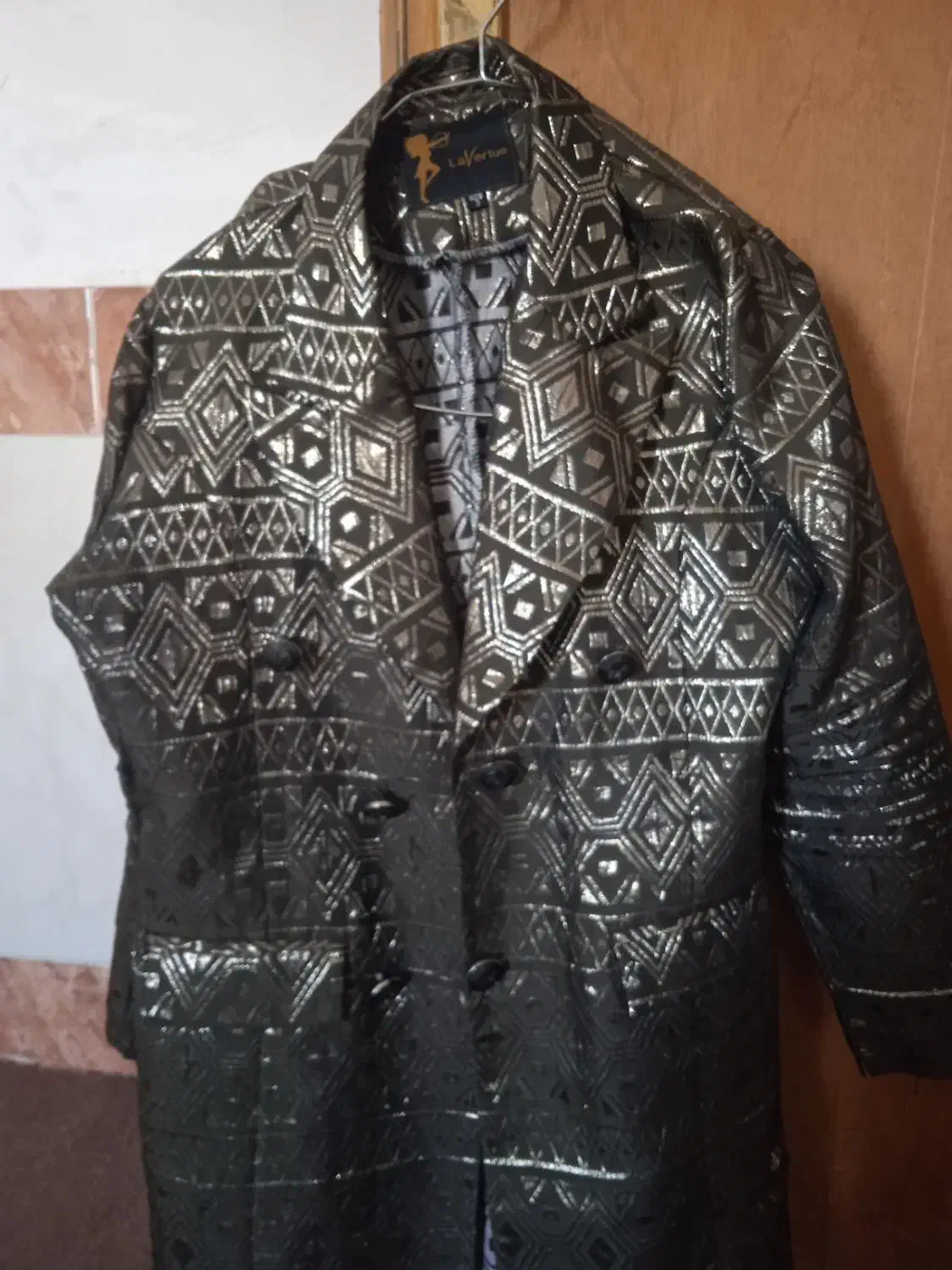 کت مجلسی|لباس|گنبد کاووس, |دیوار