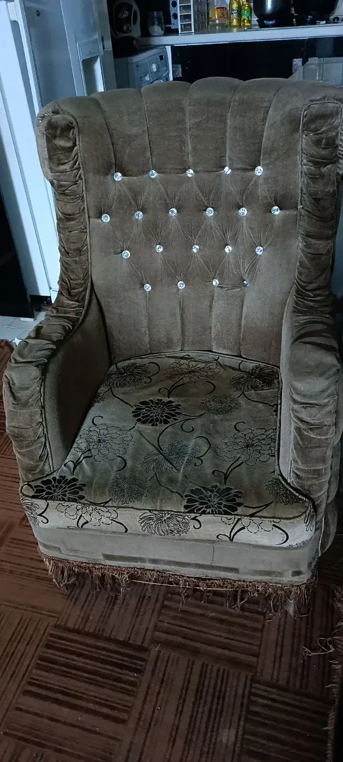 مبل راحتی ۷نفره کارکرده|مبلمان خانگی و میز عسلی|مشهد, موعود|دیوار