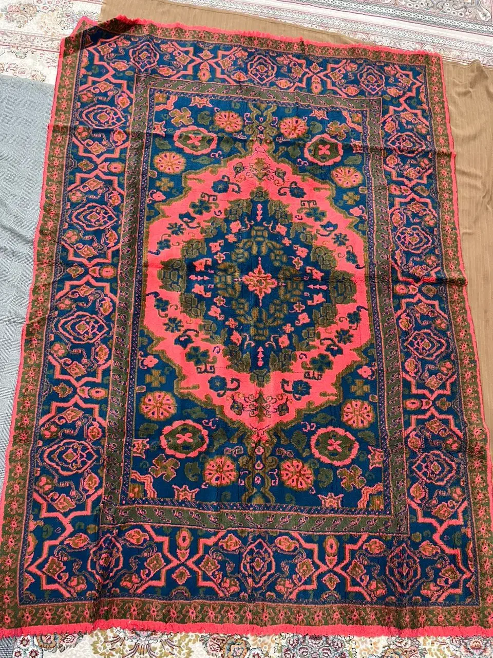 فرش فانتزی در حد نو|فرش|نسیم‌شهر, |دیوار