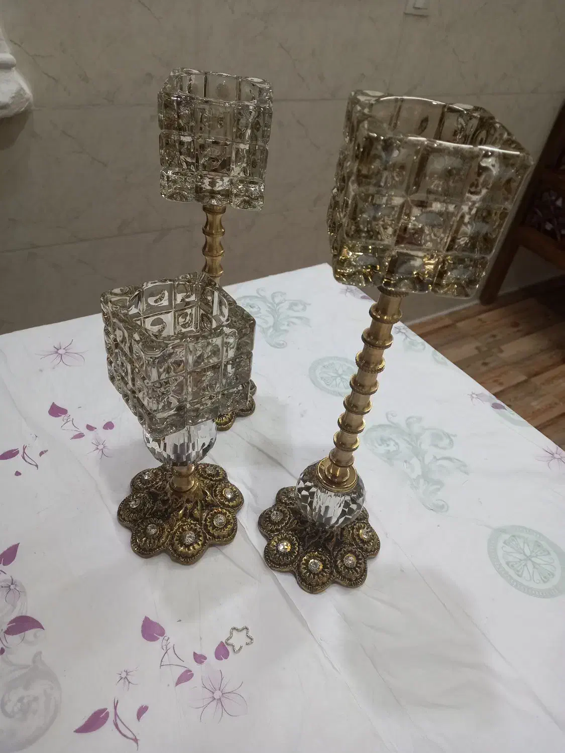 شعمدانی|آینه|خرمآباد, |دیوار