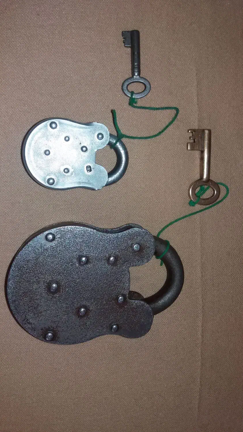 قفل قدیمی|کلکسیون اشیاء عتیقه|شهرکرد, |دیوار