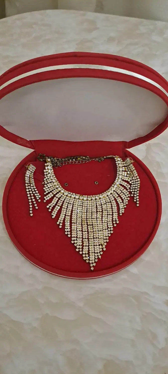 سرویس پر نگین ابشاری|بدلیجات|تهران, خزانه|دیوار