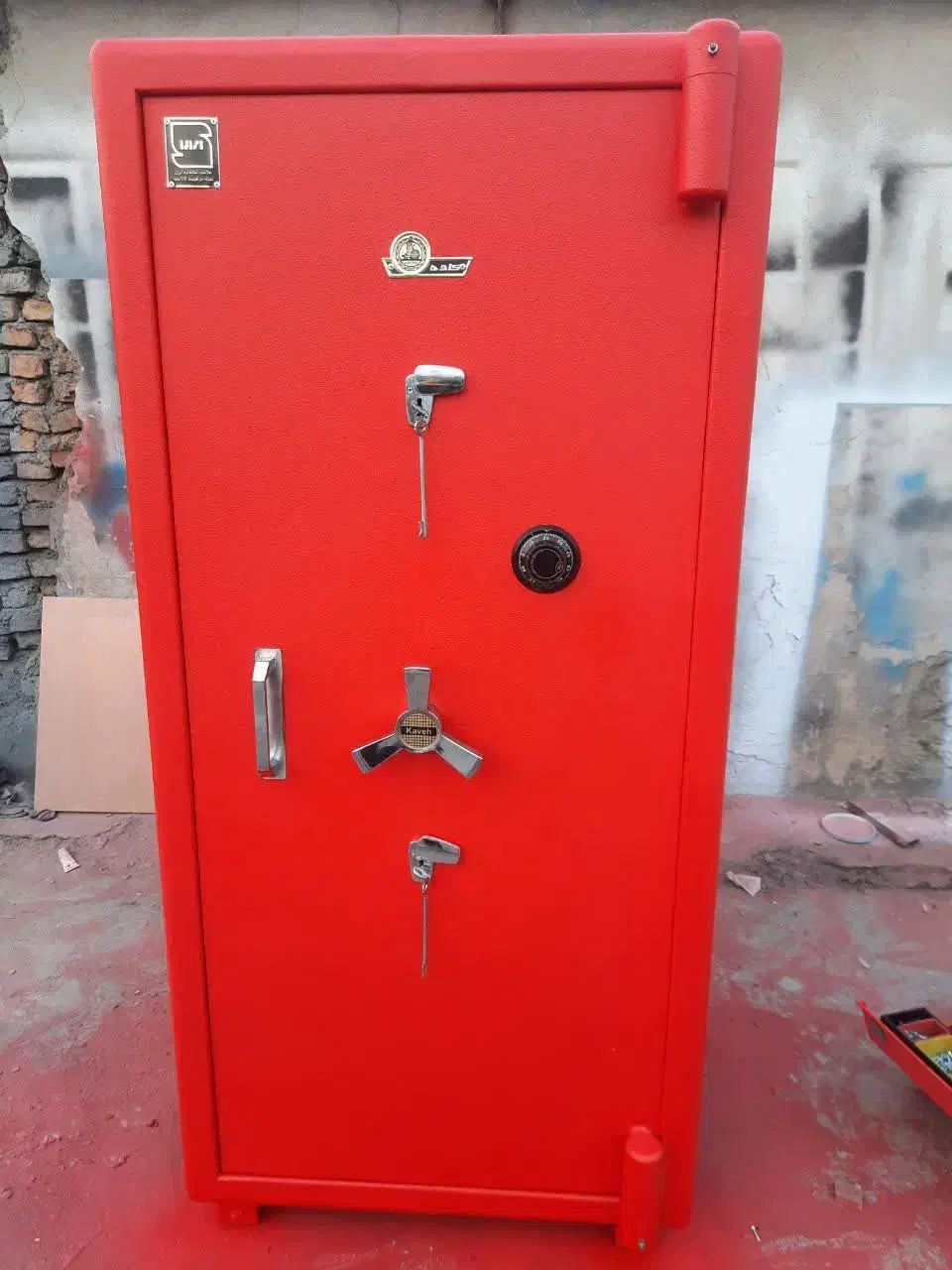 گاوصندوق رنگ سفارشی کاوه/رمزآمریکایی|ابزارآلات|یزد, |دیوار