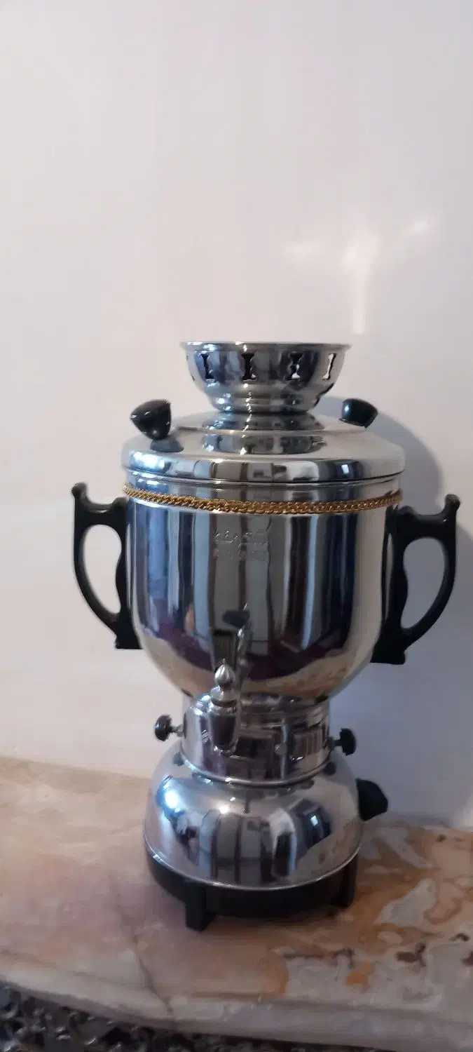 سماور نو و آکبند مال ۲۴ سال پیش|قوری، کتری، قهوه‌ساز دستی|تبریز, |دیوار