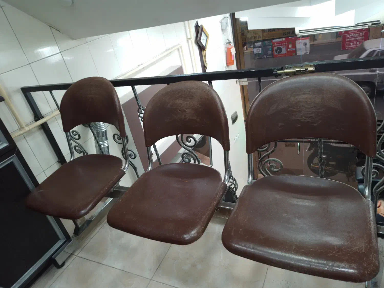 صندلی انتظار|صندلی و نیمکت|رشت, حافظ آباد|دیوار