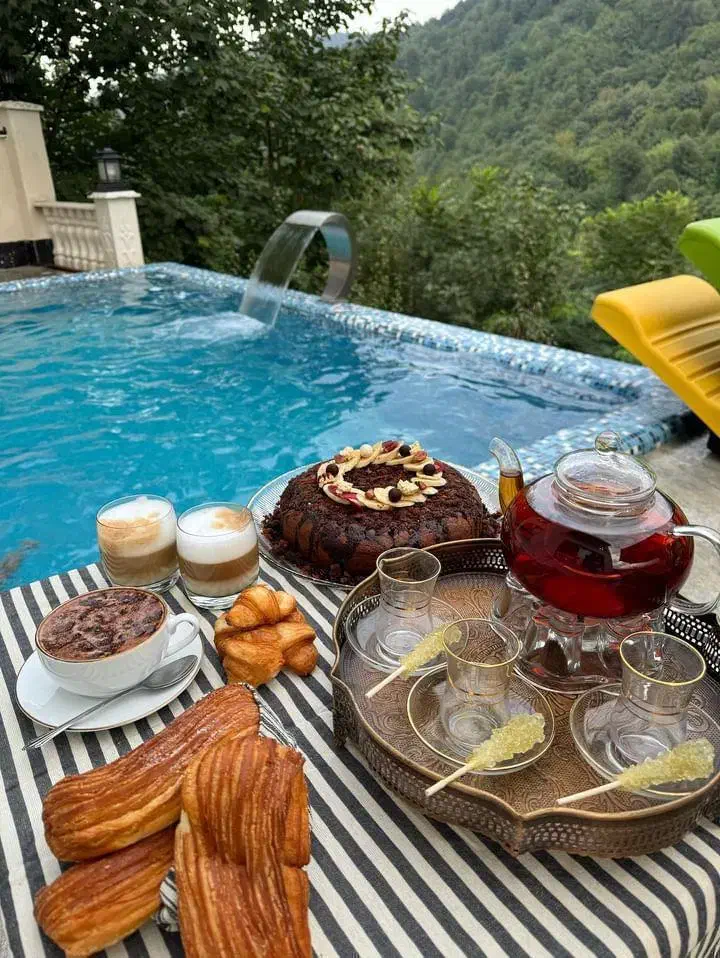 اجاره قشنگترین استخردار روباز روی کوه(134)|اجارهٔ کوتاه‌مدت ویلا و باغ|شفت, |دیوار