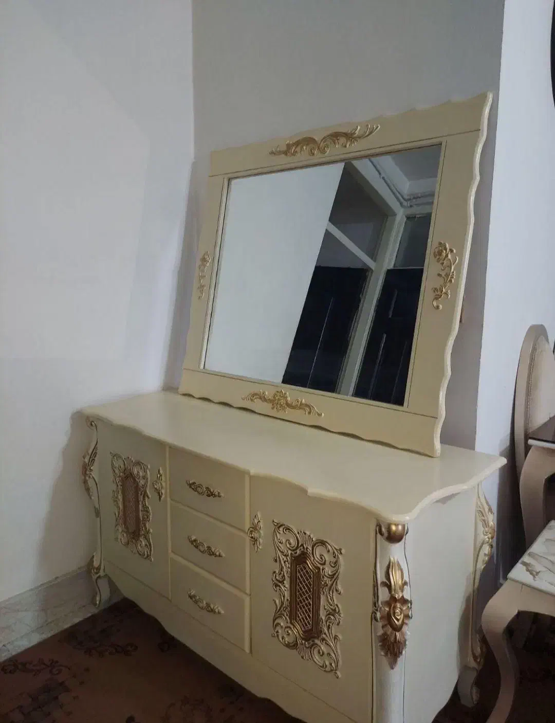 میز کنسول شیک و جادار|بوفه، ویترین، کنسول|بهارستان, |دیوار