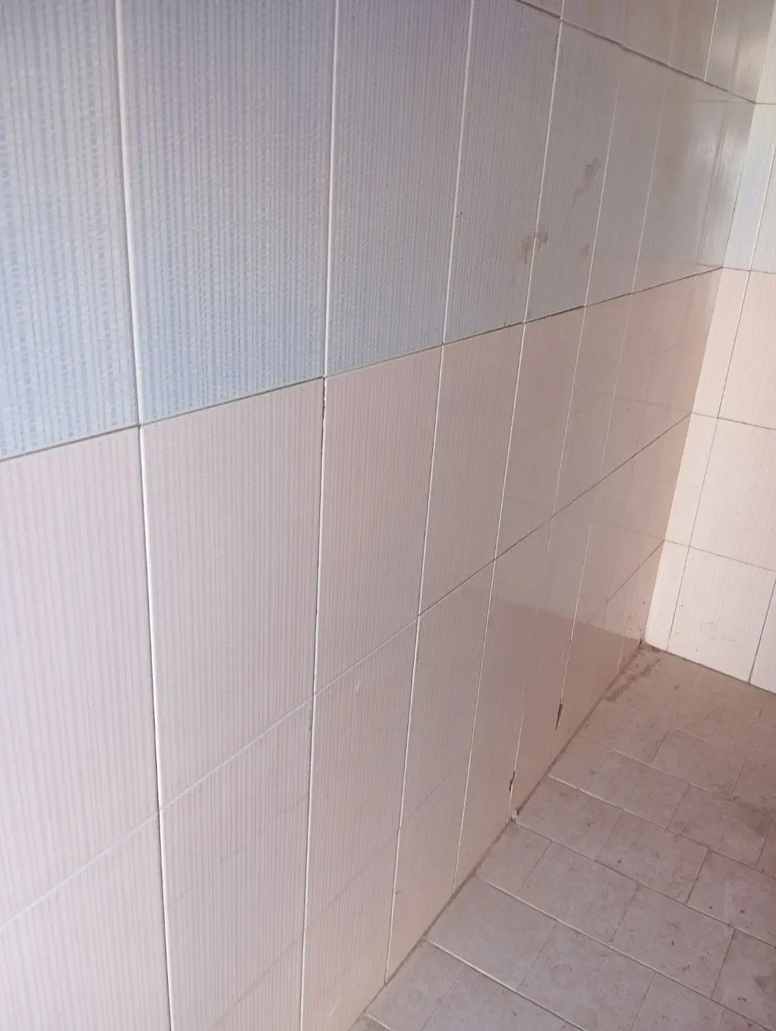 جذب استا تازه کار کاشی سنگ کار|استخدام معماری، عمران و ساختمانی|سیرجان, |دیوار