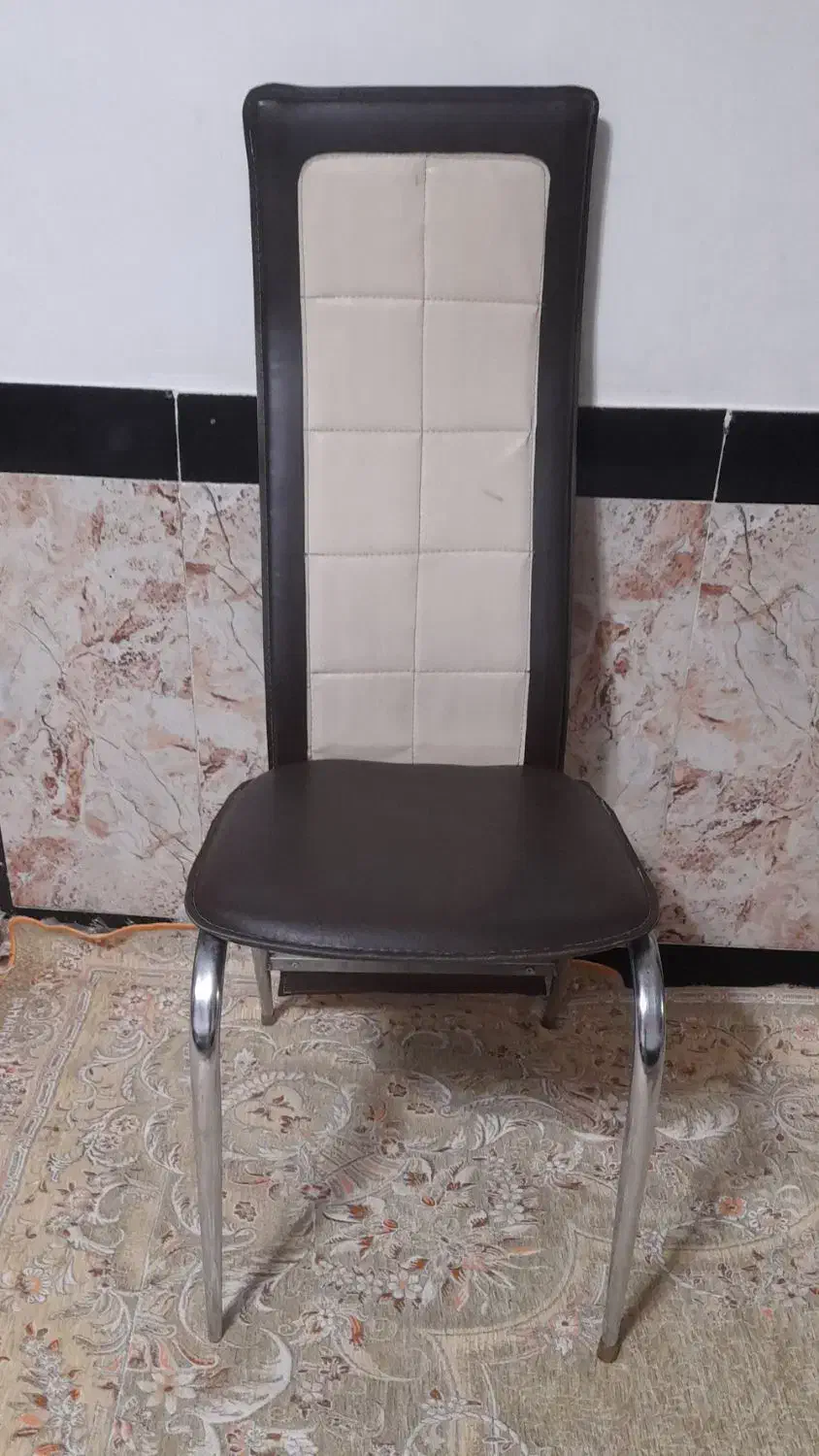 ۴ عدد صندلی|صندلی و نیمکت|مهاباد (آذربایجان غربی), |دیوار