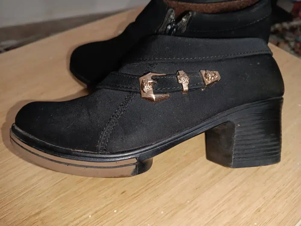 کفش|کیف، کفش، کمربند|پاکدشت, پاکدشت (مامازند)|دیوار