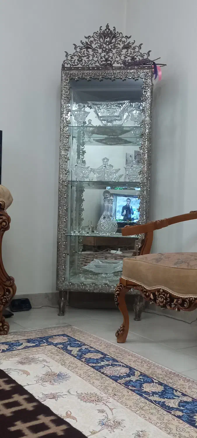 بوفه برنجی در حد نو|بوفه، ویترین، کنسول|هشتگرد, شهرک پارسیان|دیوار