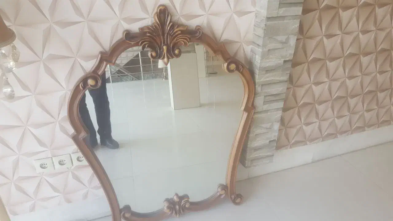 قاب ایینه جنس چوب نو میباشد|آینه|همدان, |دیوار