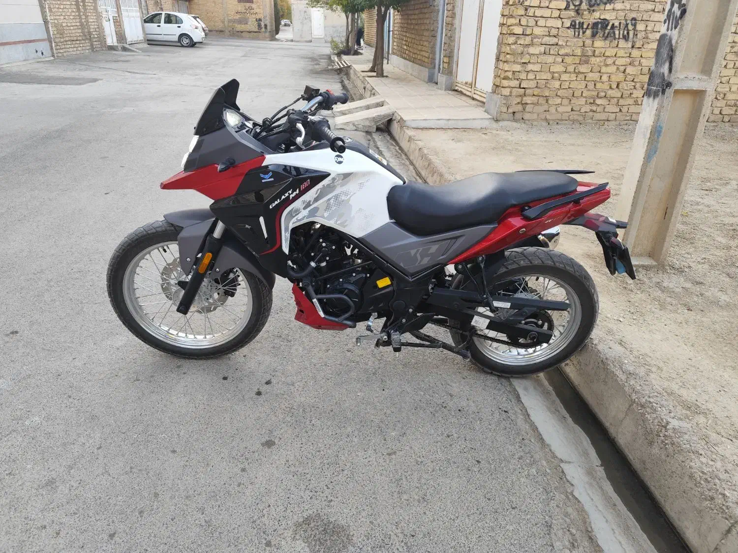 موتور آن اچ 180|موتورسیکلت|زرقان, |دیوار