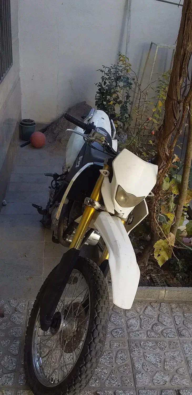 تریل  ۲۰۰ فلات|موتورسیکلت|شاهرود, |دیوار