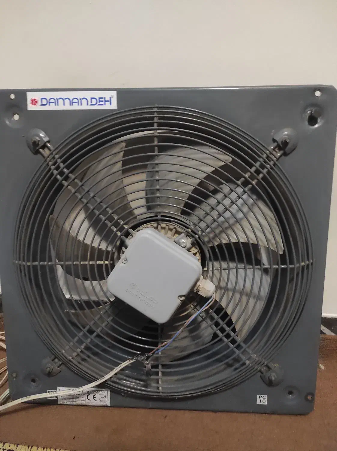 فن دمنده و بادگیر فن 50*50|پنکه و تصفیه‌کنندهٔ هوا|همدان, |دیوار