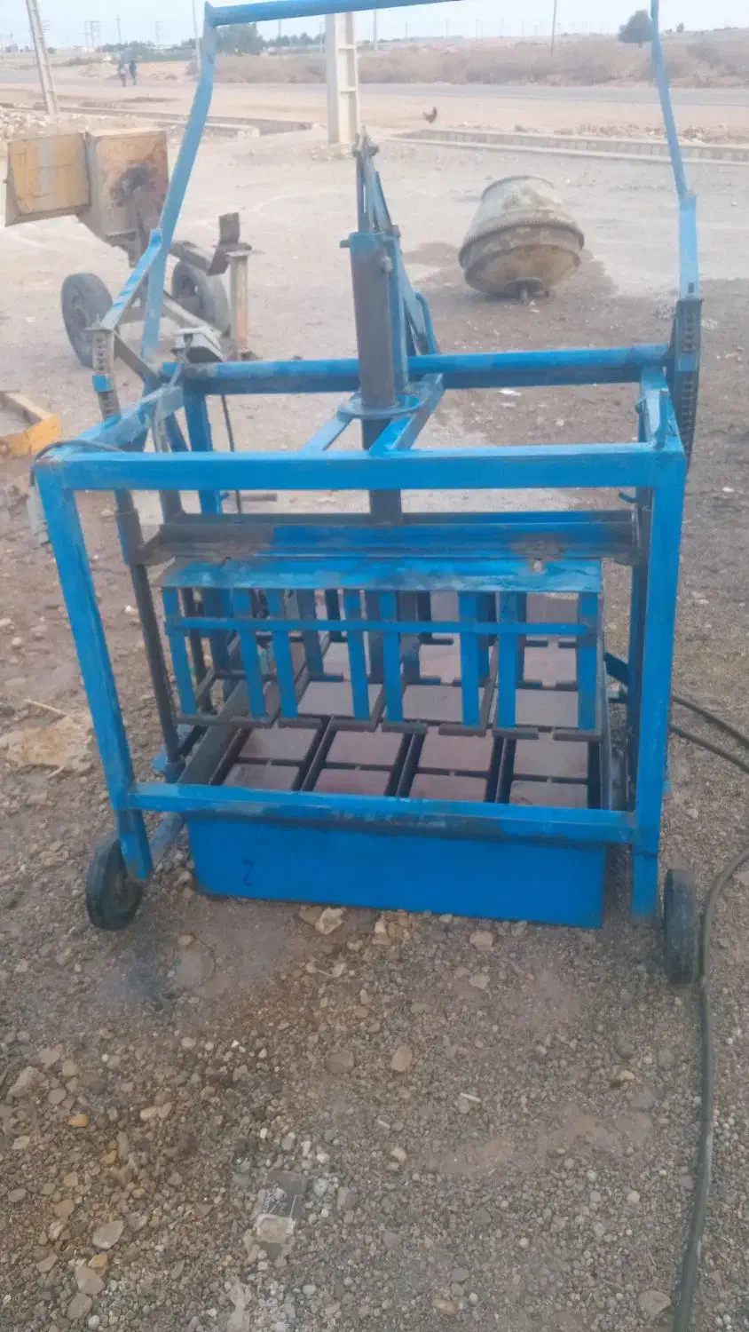 بلوک زن بلوک زنی  حق نژاد قالب ۲۰ و ۱۰|مصالح و تجهیزات ساختمان|آبدانان, |دیوار