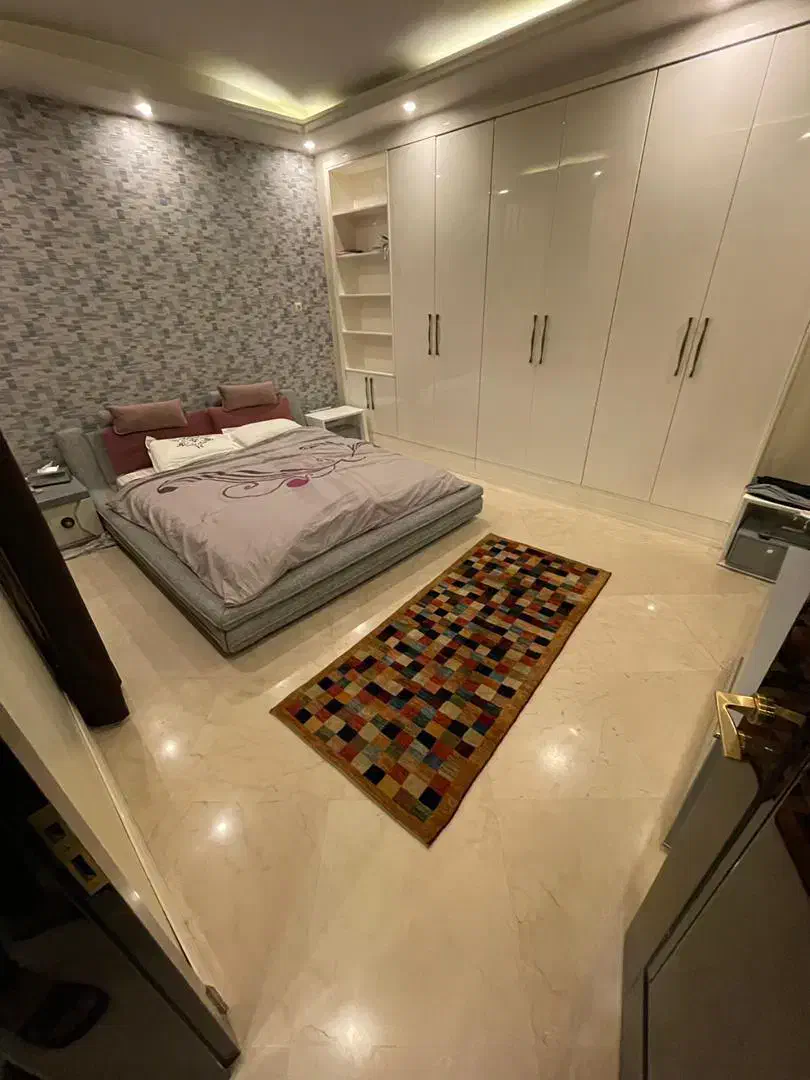 ۲۴۰ کامرانیه طاووس تک واحدی