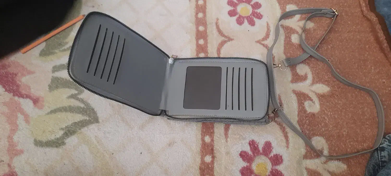 سلام ی عدد کیف|کیف، کفش، کمربند|قم, ناصردیوان|دیوار