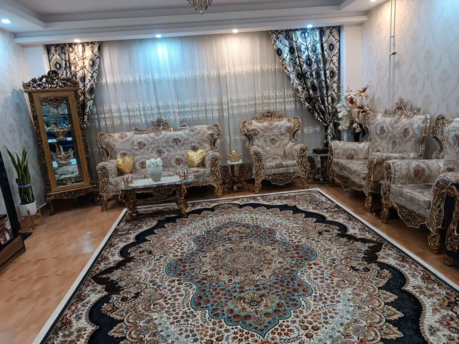 فرش ۹ متری گل برجسته|فرش|رشت, حسین آباد|دیوار