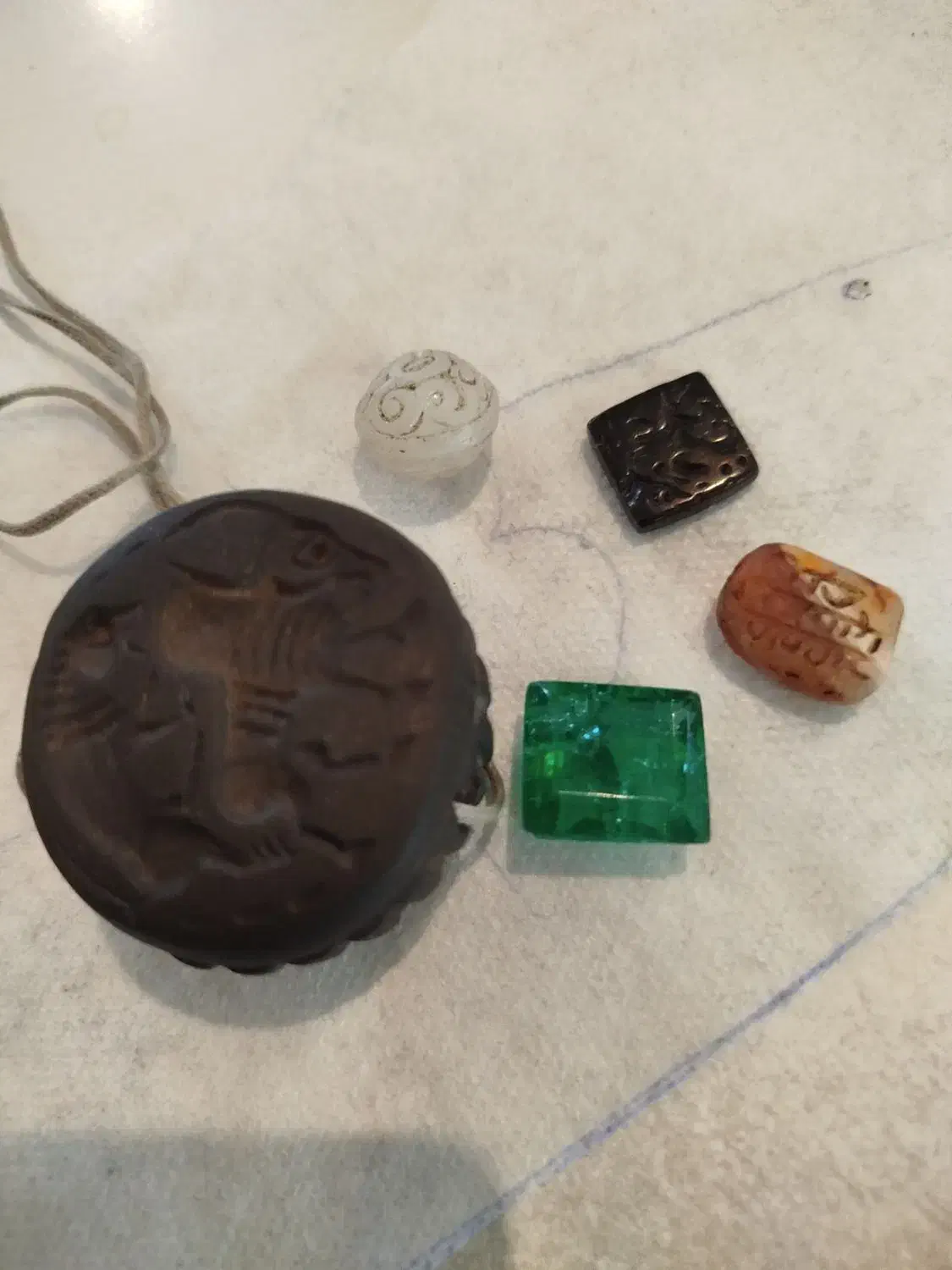 سنگای جواهری|جواهرات|باقرشهر, |دیوار