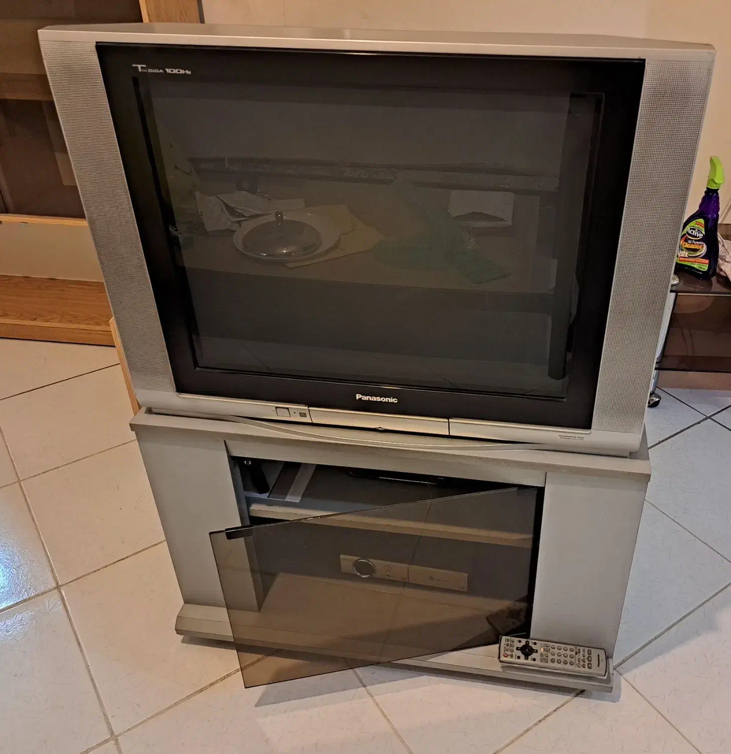 تلویزیون پاناسونیک ومیززیرتلویزیونی کاملاتمیزوسالم|تلویزیون و پروژکتور|تهران, سنائی|دیوار