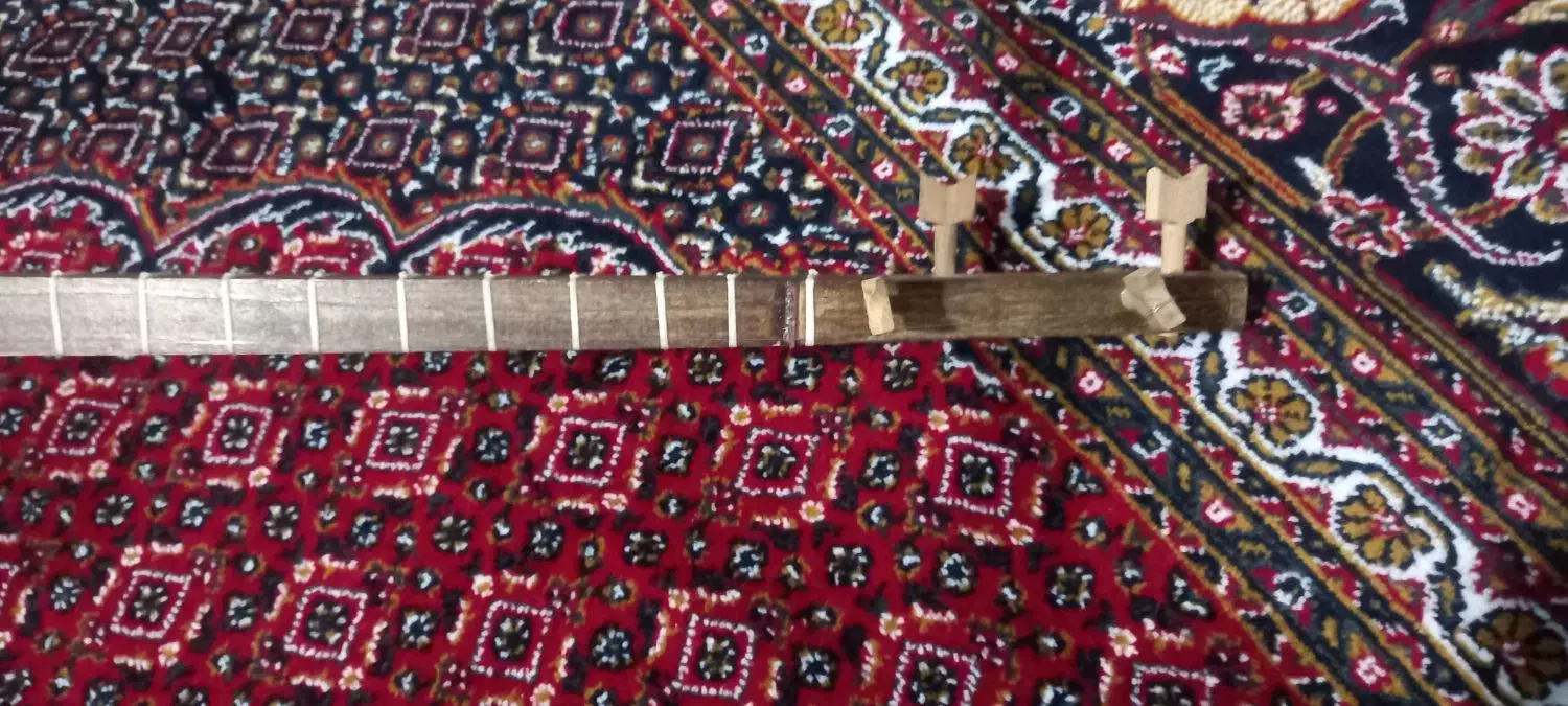 سه تار درجه یک|سازهای سنتی|گهواره, |دیوار