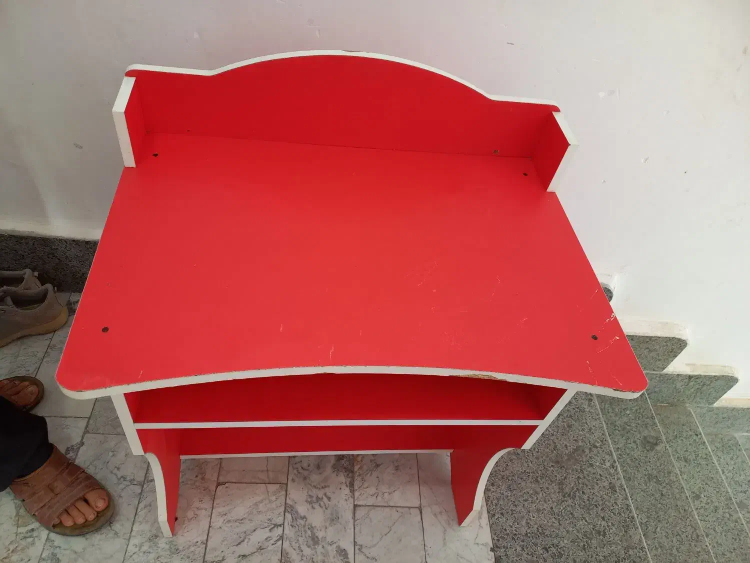 میزتحریرکودک درحدنو رنگ قرمز|میز تحریر و کامپیوتر|مراغه, |دیوار