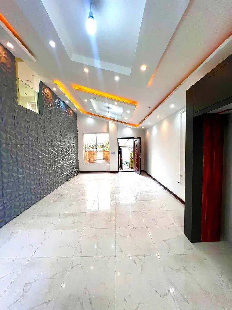 ویلا نیم پیلوت با نصبیجات|فروش خانه و ویلا|امامزاده عبدالله, |دیوار