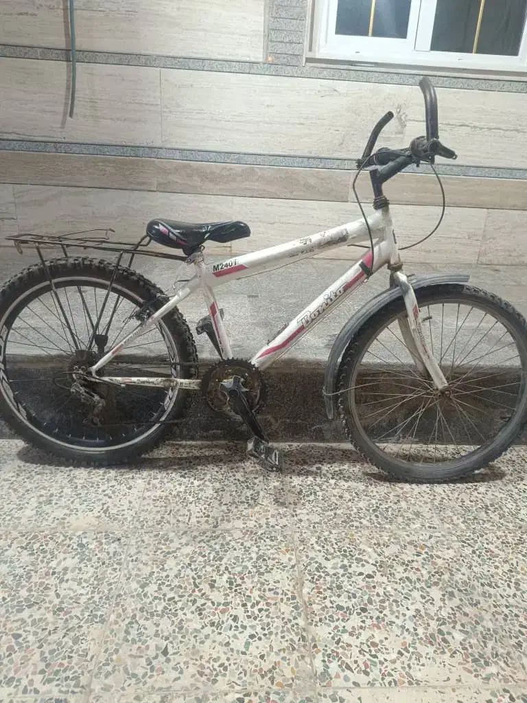 دوچرخه|دوچرخه، اسکیت، اسکوتر|اهرم, |دیوار