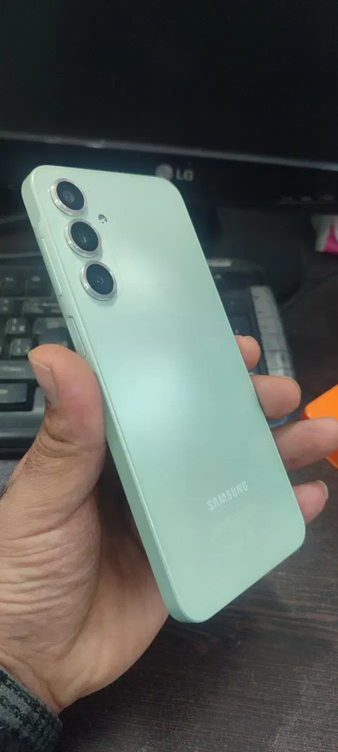 موبایل|موبایل|اصفهان, براآن شمالی|دیوار